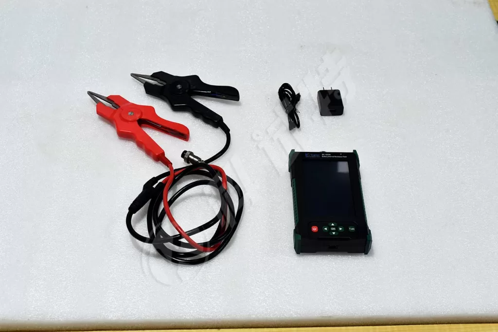ZC-422A Battery Internal Resistance Tester 2.jpg